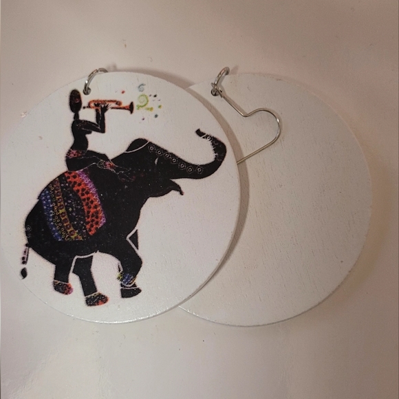 Pierce dropped earrings, ethinic imagery on each 2 1/4" in diameter - Picture 12 of 12